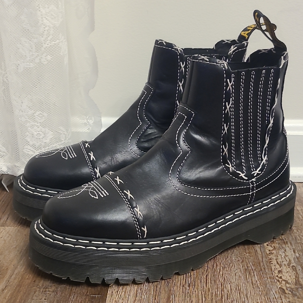 Dr. Martens 2976 Quad Chelsea Platform Gothic Americana